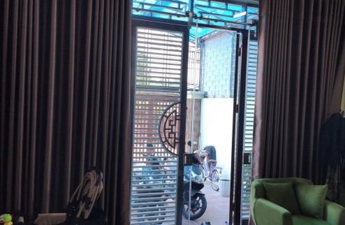 Bán nhà kinh doanh mặt đường Sáp Mai, Võng La, 76m2 x 2Tx 5m mặt tiền, 4 tỷ.